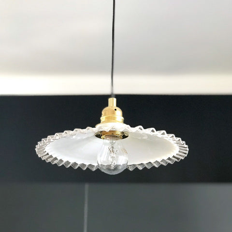 ANCIEN LUMINAIRE SUSPENSION EN OPALINE CERAMIQUE CRAQUELEE ET LAITON ANCIEN LUMINAIRE SUSPENSION EN OPALINE CERAMIQUE CRAQUELEE ET LAITON